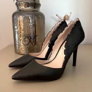 Jessica Simpson Black Pumps